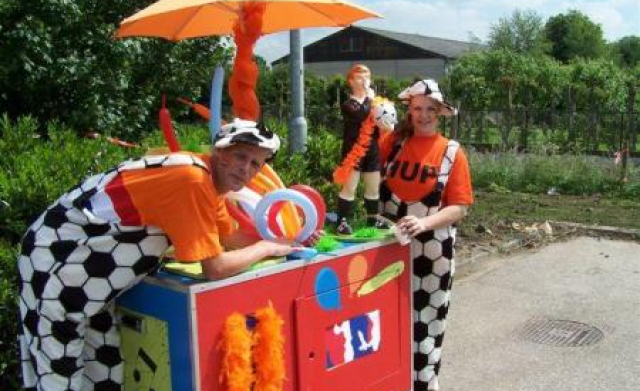 Oranje Surprise Car boeken