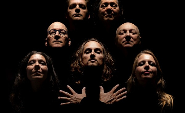 Crazy Little Things (Queen Tribute) boeken