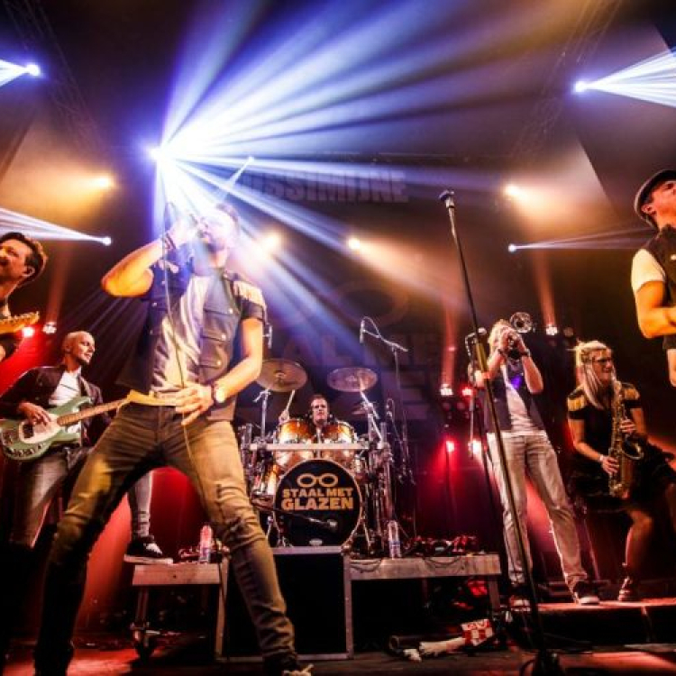 Staal Met Glazen boeken