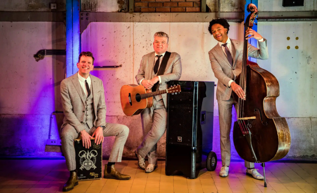 Trio Roept U Maar boeken