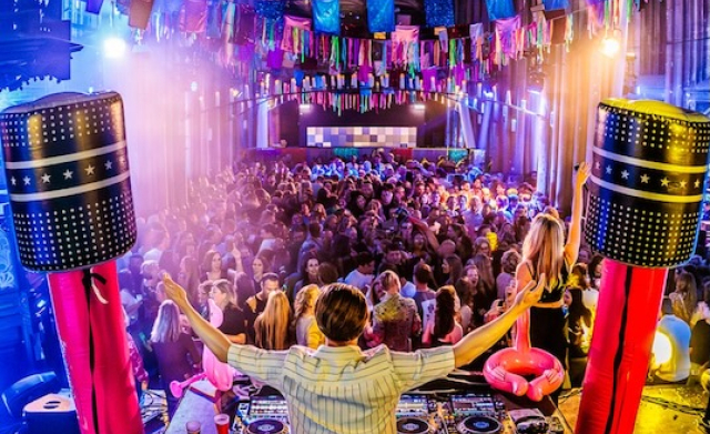 Vroeg Pieken Feestteam boeken