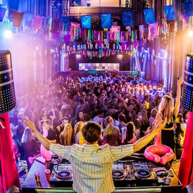 Vroeg Pieken Feestteam boeken