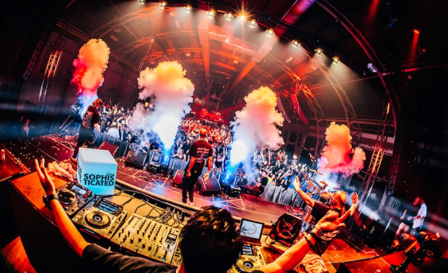 Sophisticated Live boeken