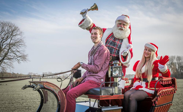 Kerstman met arrenslee en paarden boeken